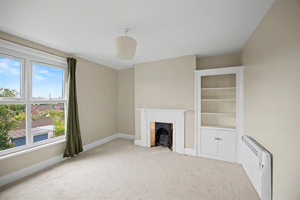 Property photo 2 of 15 Flat 3, 61 St Mark Road (5).Jpeg