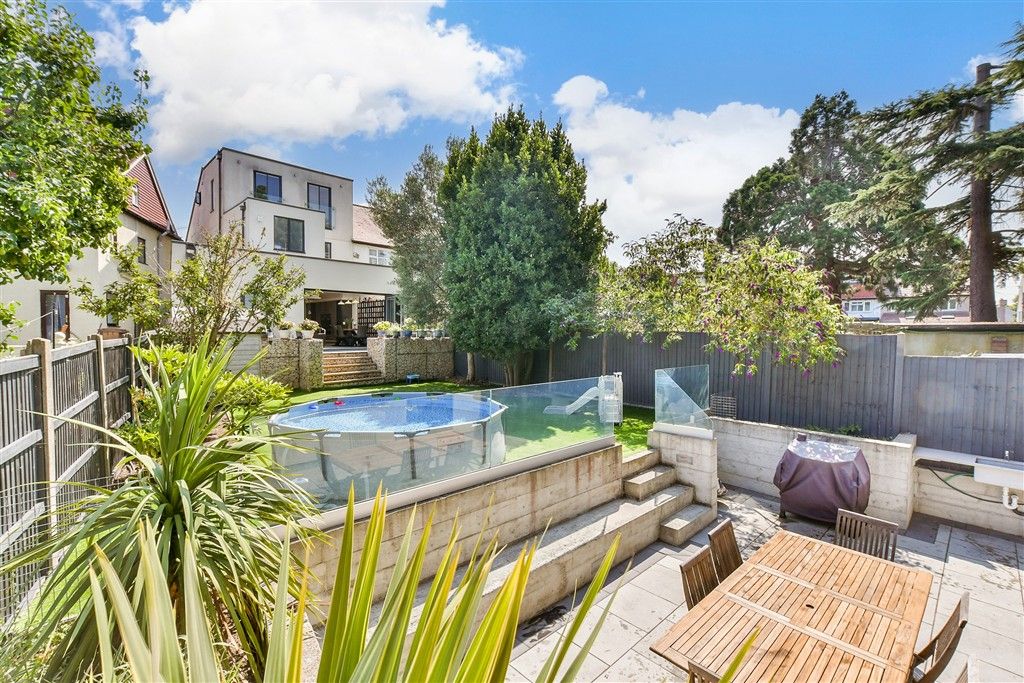 Property photo 1 of 30 External Lifestyle Photograph