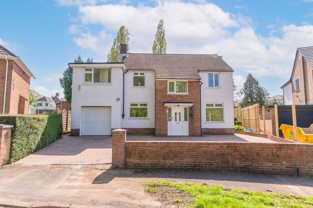 Property photo 1 of 32