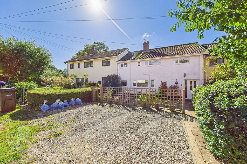 Property photo 2 of 24