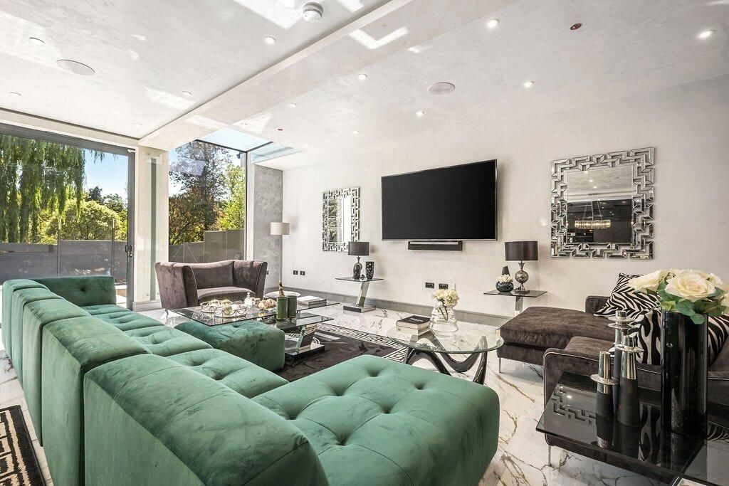 Additional image 9 of 5 bed detached house to rentWaggon Road, Barnet EN4