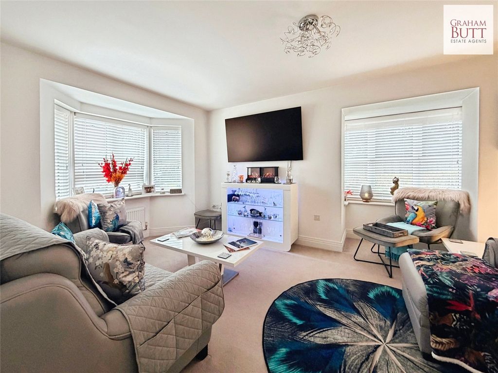 Property photo 2 of 20 Picture No. 24