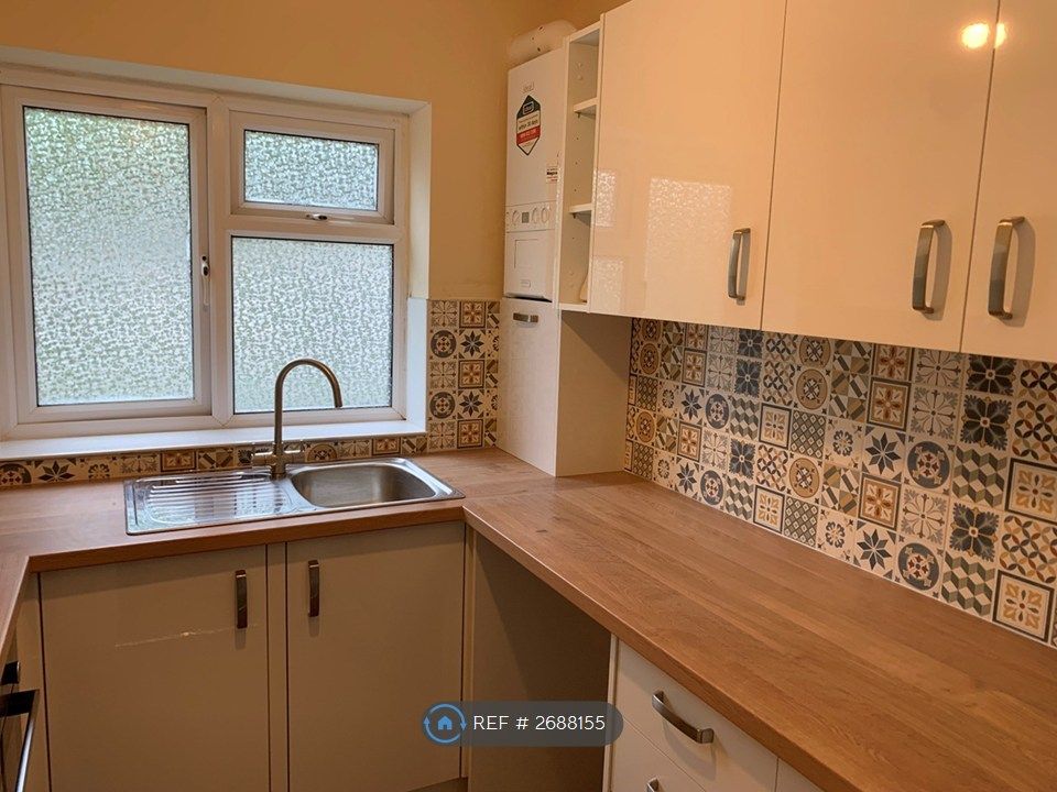 Property photo 3 of 6 Kitchen