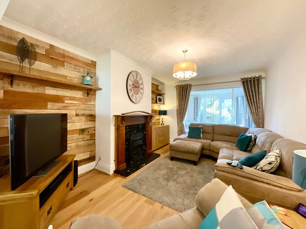 Property photo 2 of 28