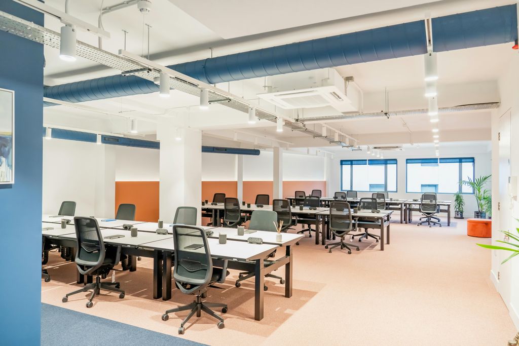 Property photo 2 of 18 4th Floor