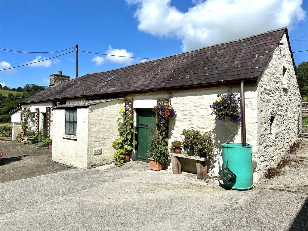 Property photo 2 of 32 Stone/Slate Former Cowshed