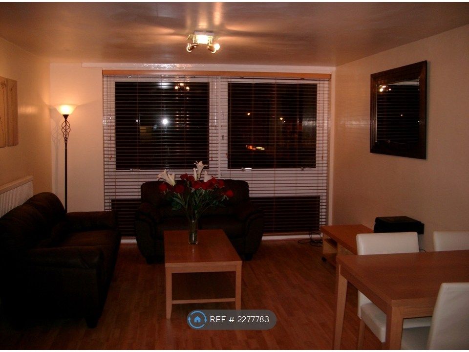 Property photo 2 of 16 Lounge (Pic 2)