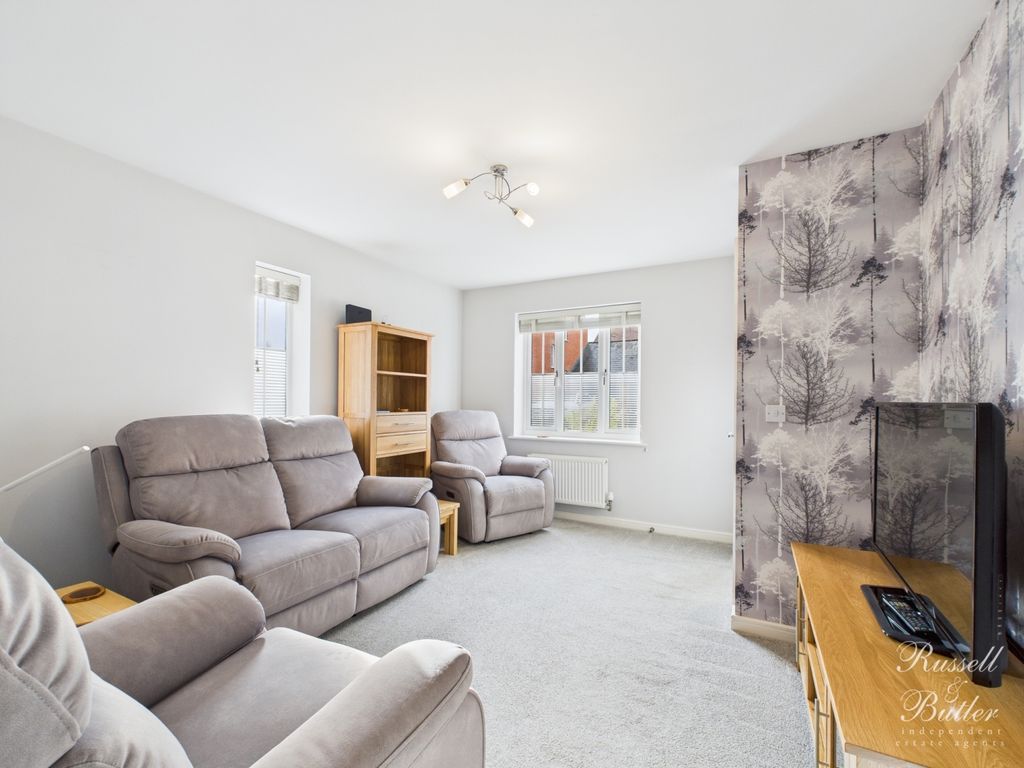 Property photo 3 of 12 Cam01995G0-Pr0382-Still002