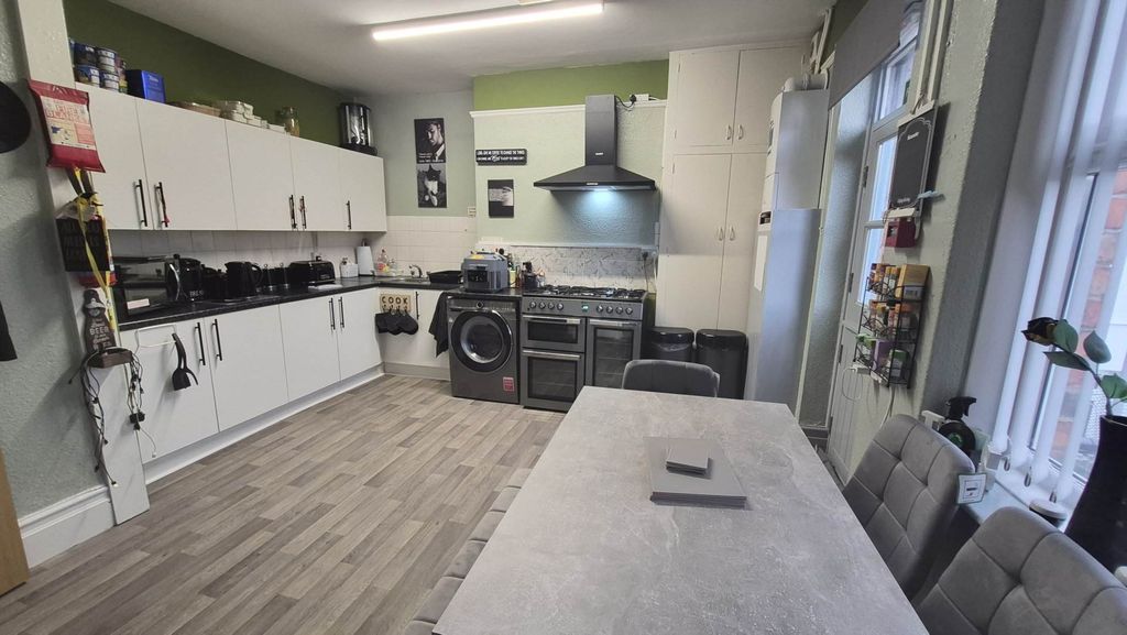 Property photo 3 of 21