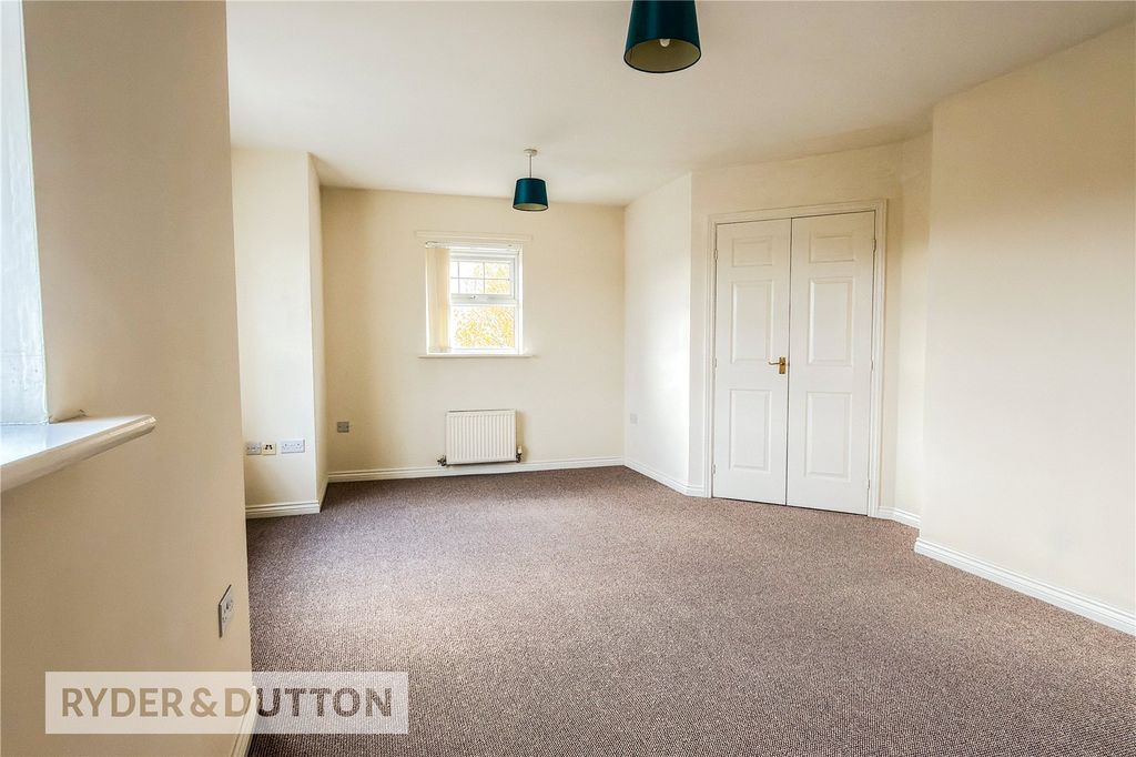 Property photo 3 of 10 Living Room
