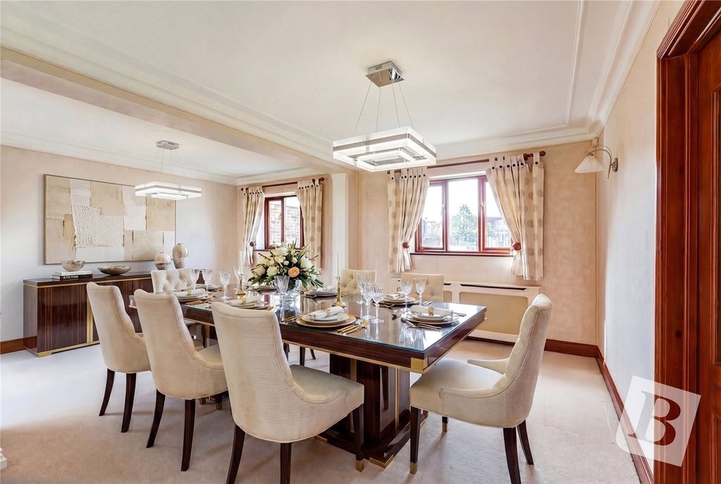 Property photo 3 of 22 Dining Room