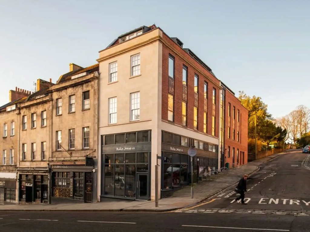 Property photo 2 of 10 3B752A52-7E4E-4748-B847-079d95F67682_Result.Webp