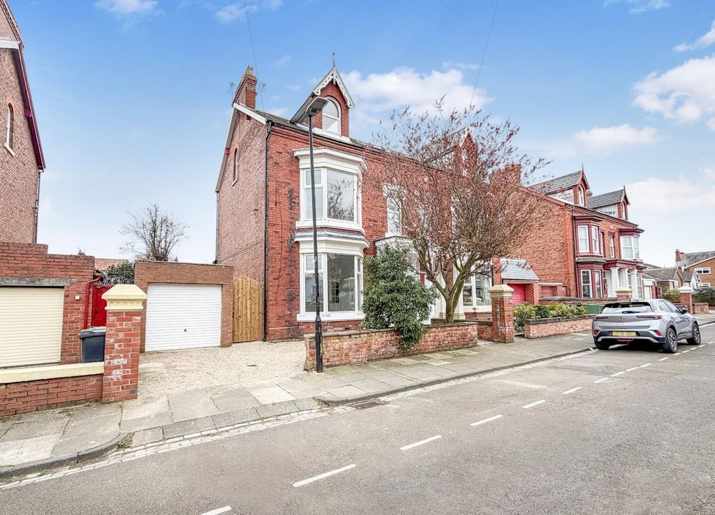 Property photo 1 of 46 Fr0Nt