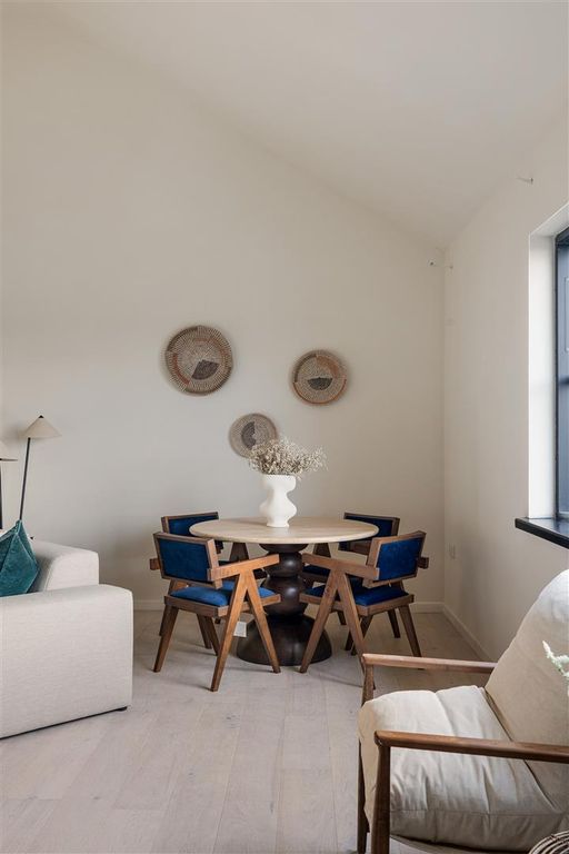 Property photo 3 of 32 Harley Court, E11