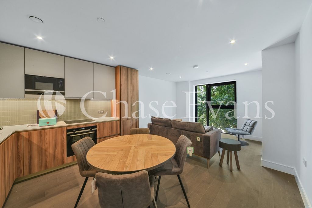 Property photo 1 of 14 Park & Sayer, Elepha