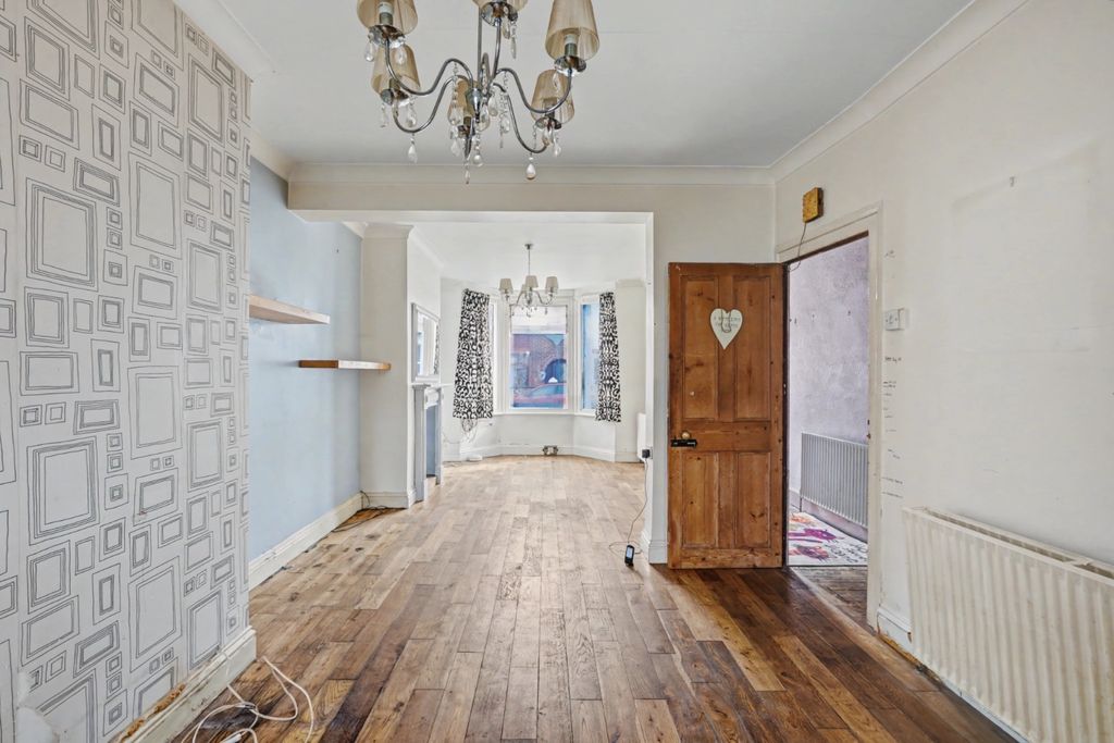 Property photo 2 of 16 4729554