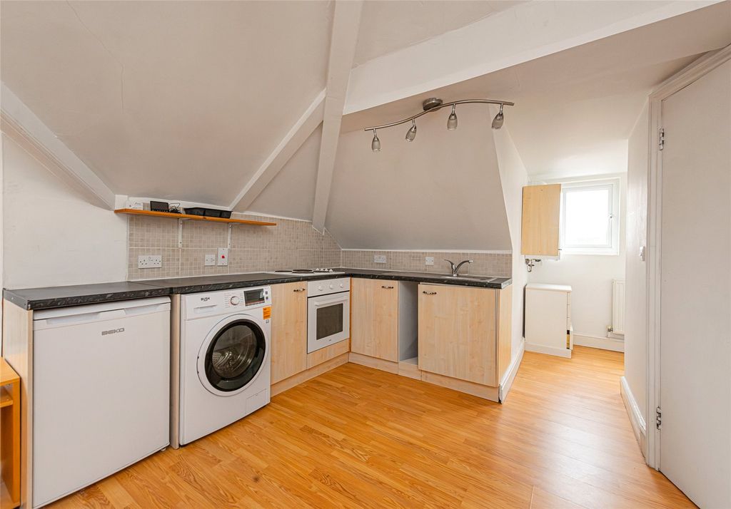 Property photo 3 of 7 Picture No. 11