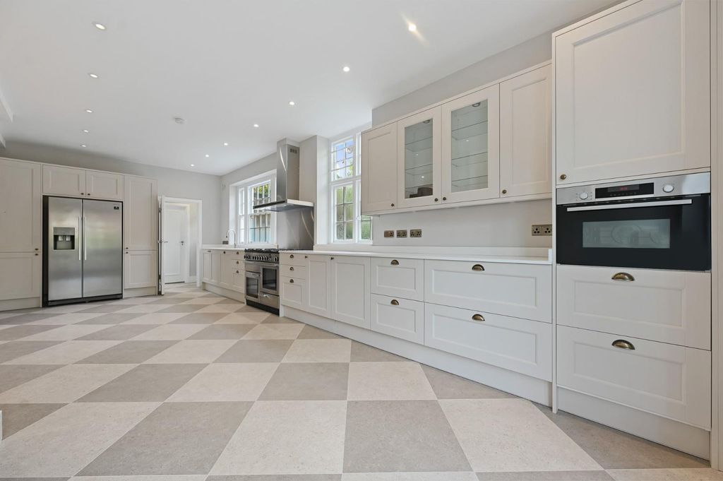 Property photo 3 of 24 Tec - 62 Winnington Road - 21 (1).Jpg