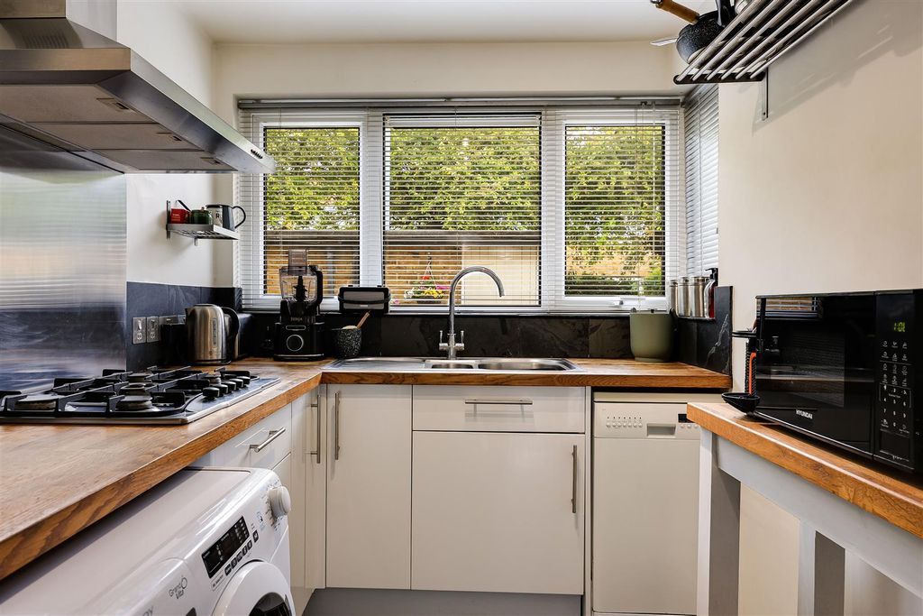 Property photo 3 of 21 Img (3).Jpg