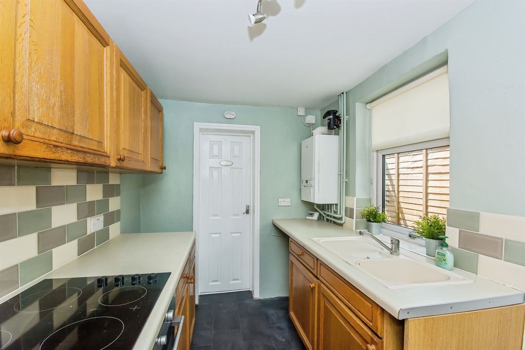 Property photo 2 of 17