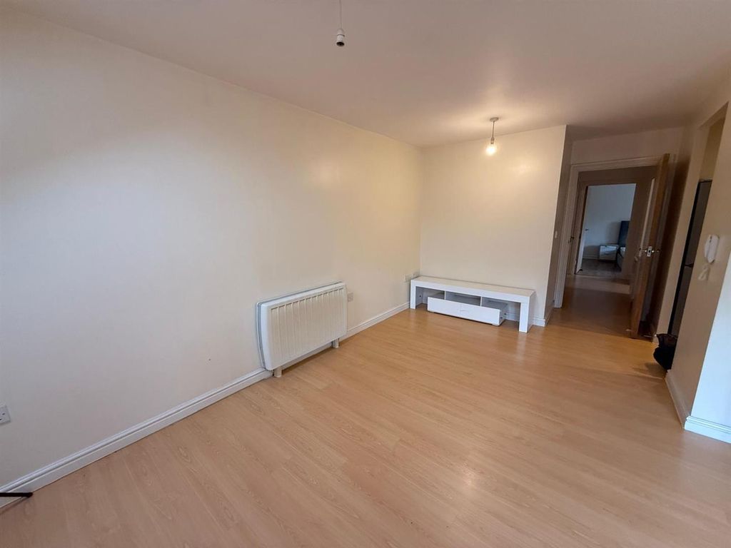 Property photo 3 of 8 W3.Jpg