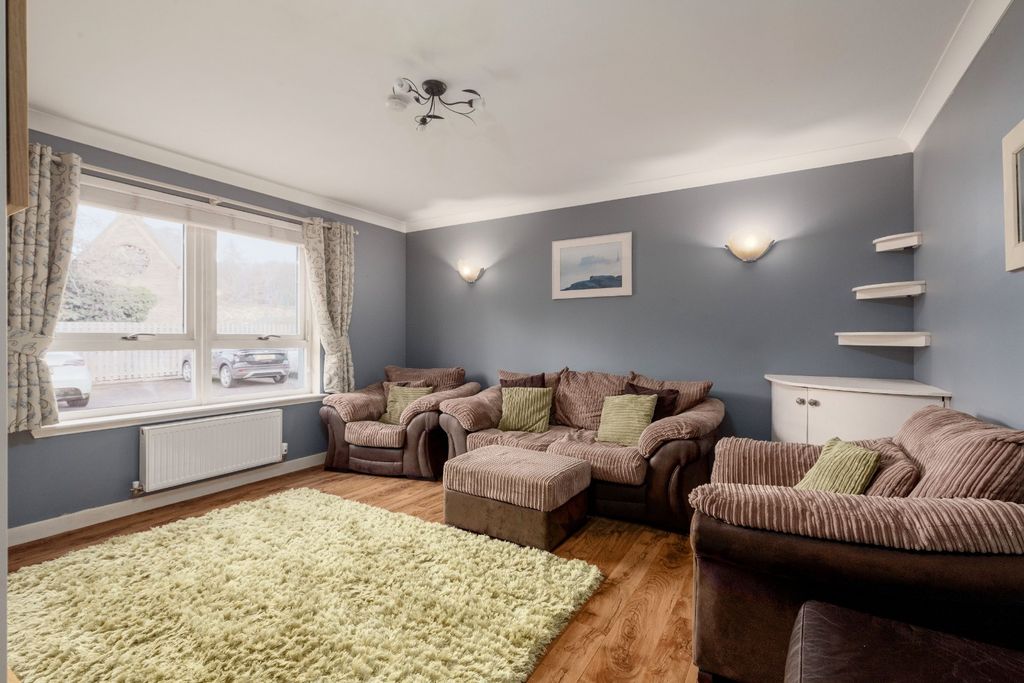 Property photo 2 of 31