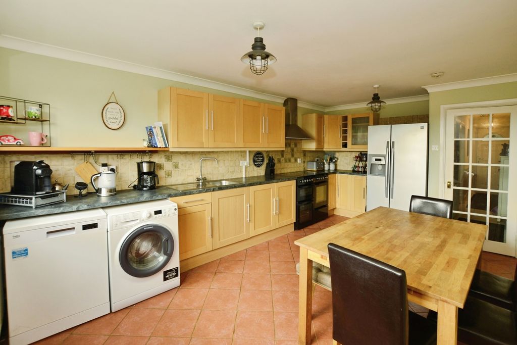 Property photo 3 of 17 Photo