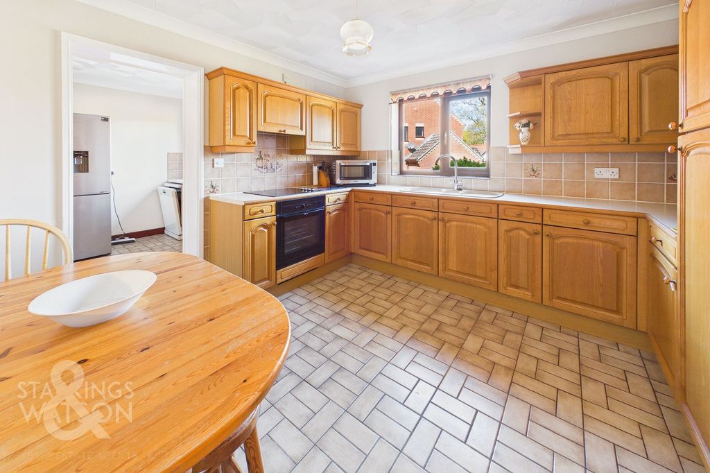 Property photo 2 of 29