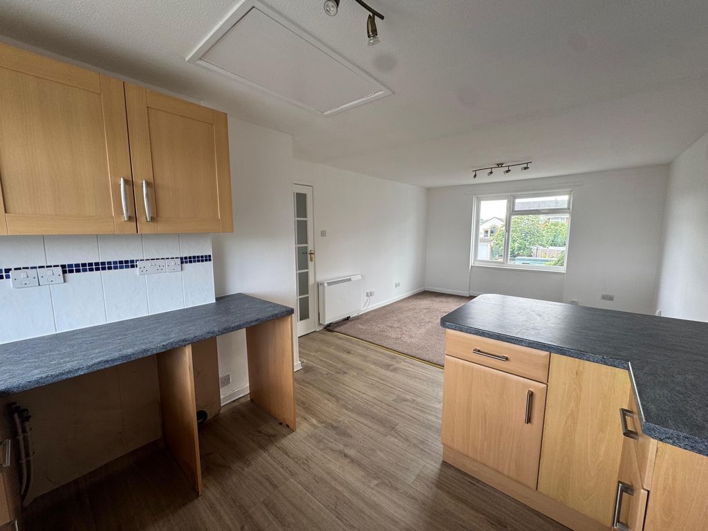 Property photo 3 of 12 R260528 212 - 2C Lingdale Road, Bournemouth, Dorset, Bh6 5La (19).Jpg