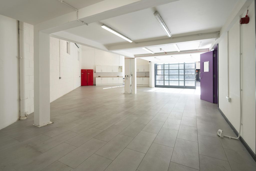 Property photo 2 of 70 MC40479096Hr.Jpg