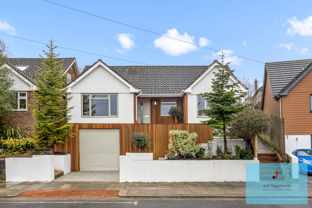 Property photo 1 of 18 Front (Exterior)