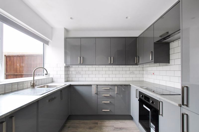 Property photo 3 of 9 Photo 9