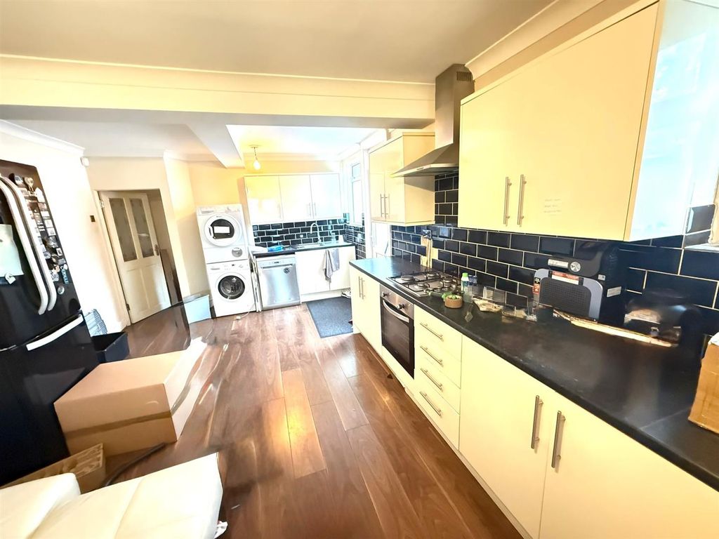 Property photo 2 of 12 Whatsapp Image 2025-10-30 At 11.32.57 (2).Jpeg