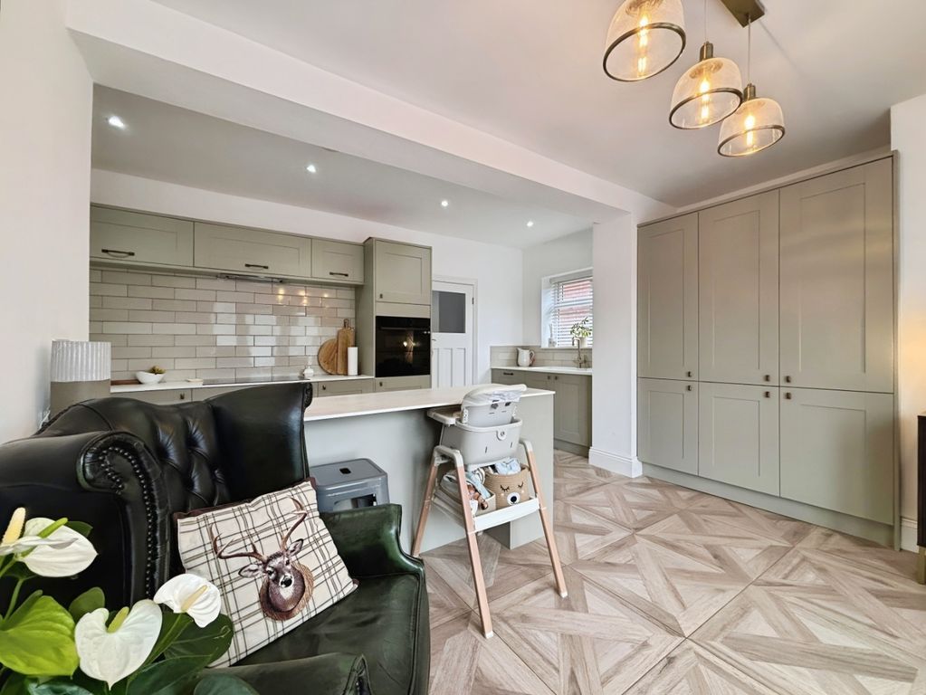 Property photo 1 of 16 4355690
