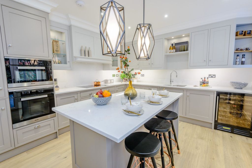 Property photo 1 of 12 Kitchen