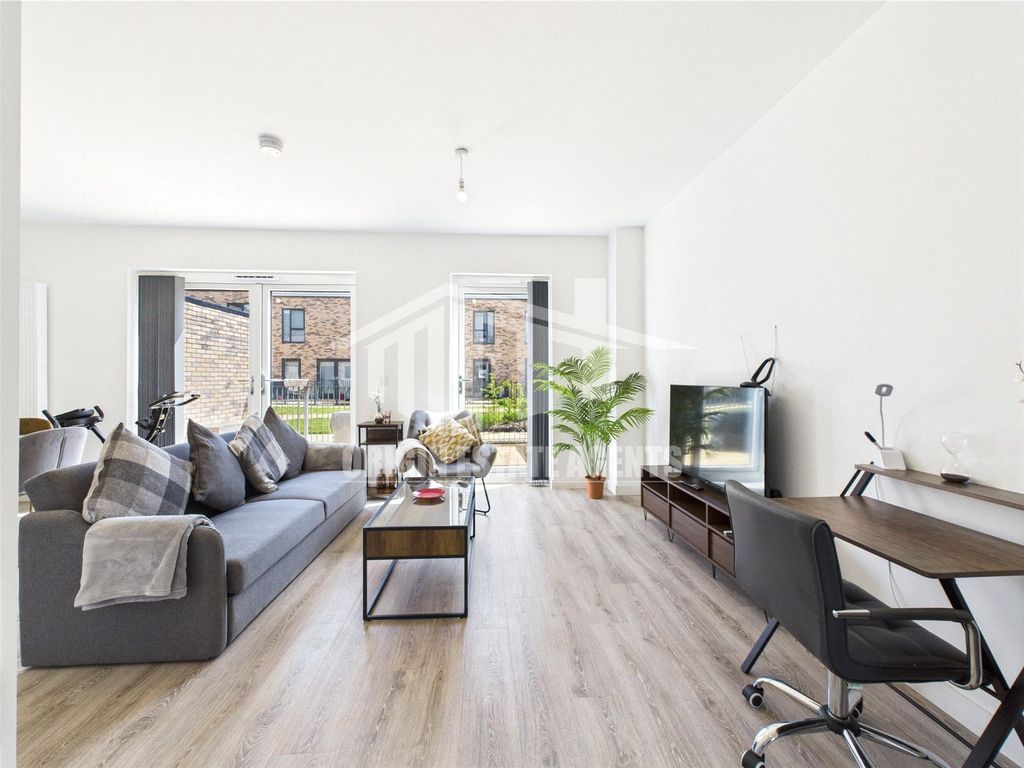 Property photo 3 of 19 Picture No. 18