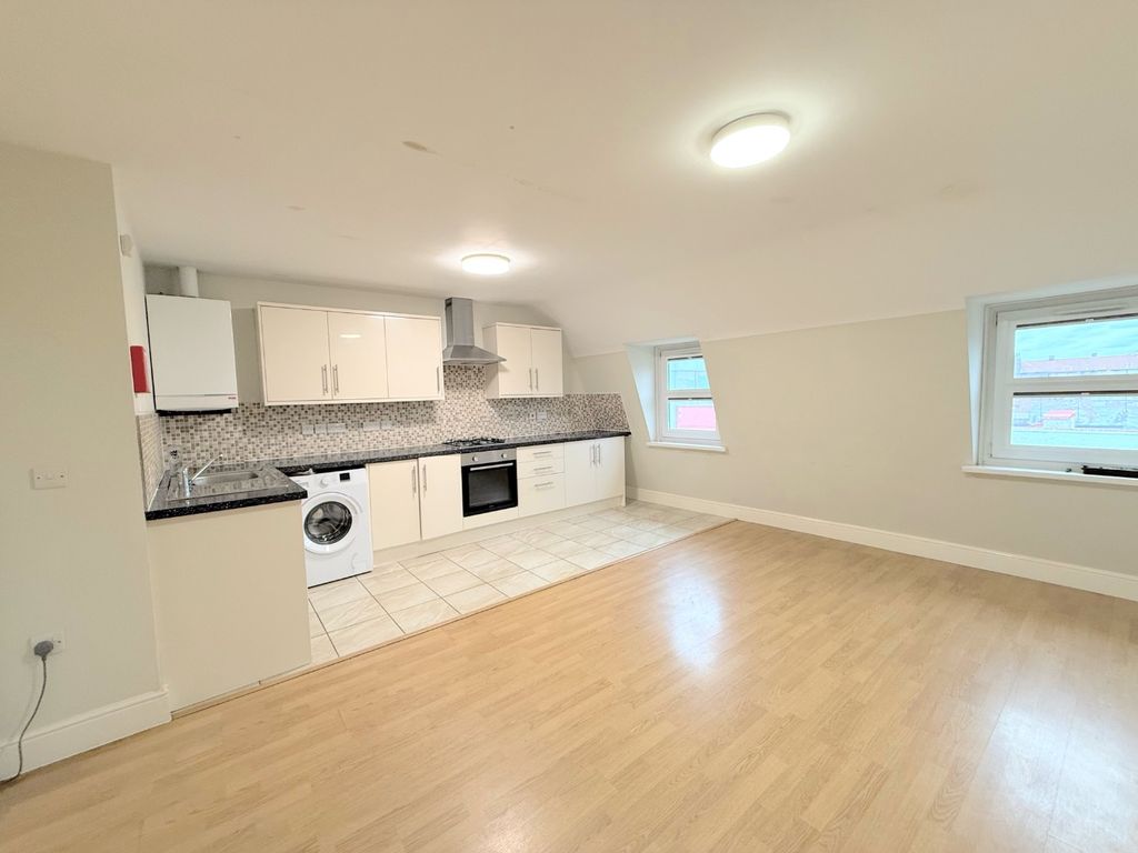 Property photo 2 of 4 5558651