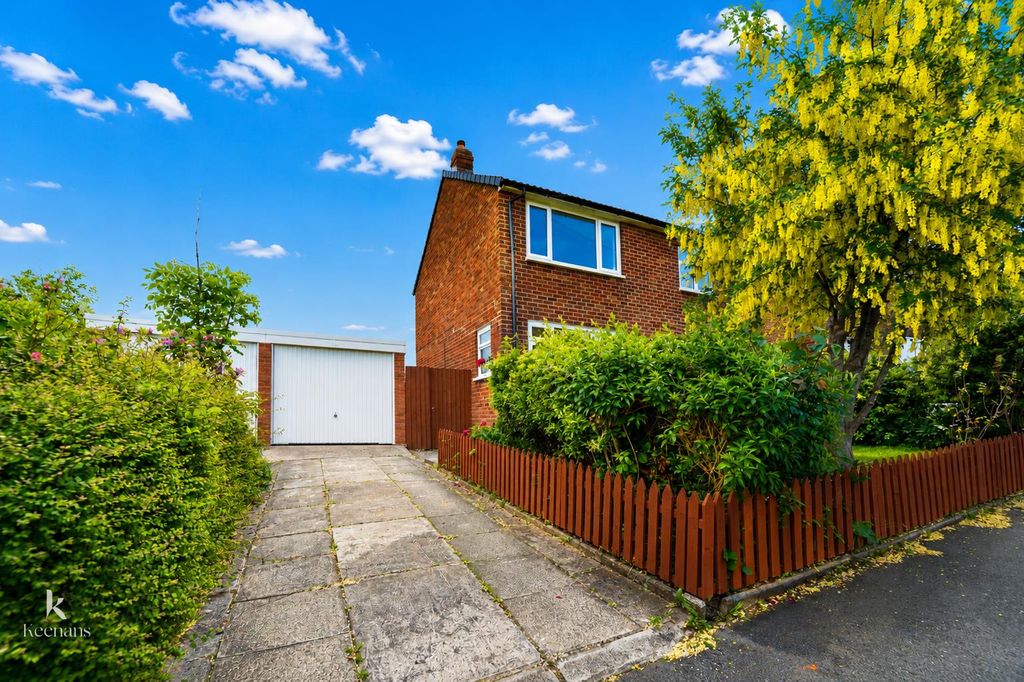 Property photo 1 of 24