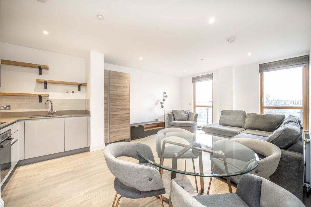 Property photo 1 of 6