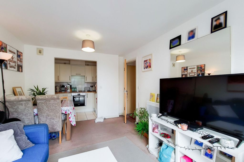 Property photo 3 of 9