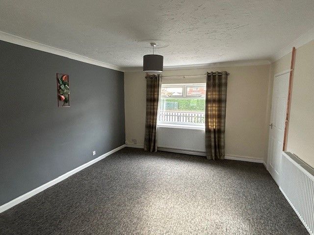 Property photo 2 of 12 Lounge