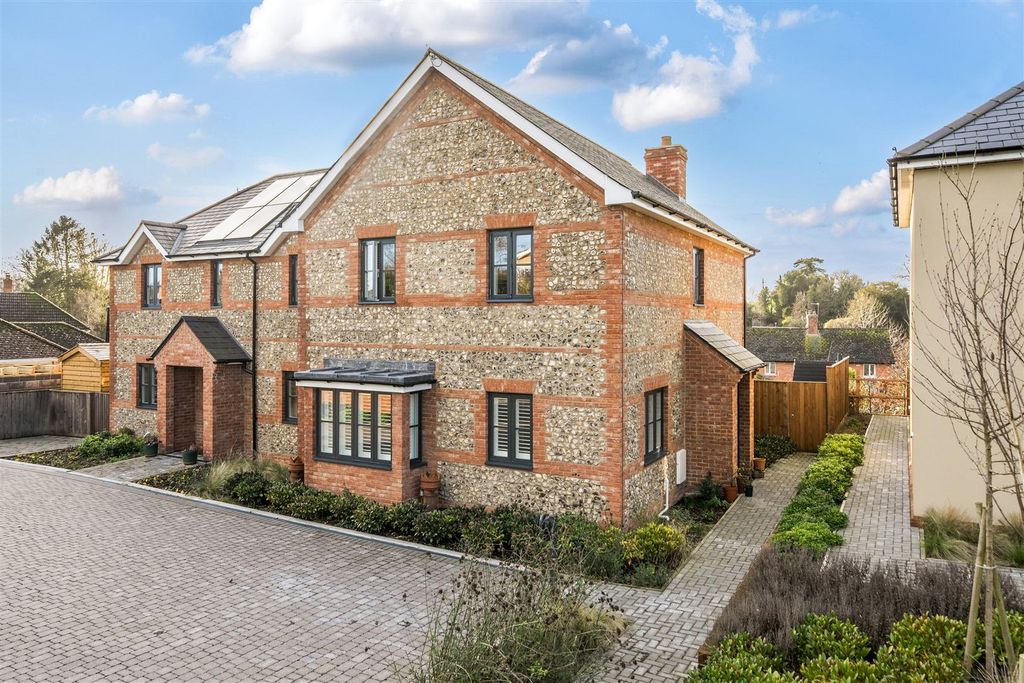 Property photo 1 of 22 Front Aspect