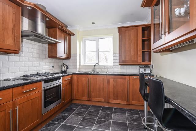 Property photo 2 of 11 Kitchen (View 1)