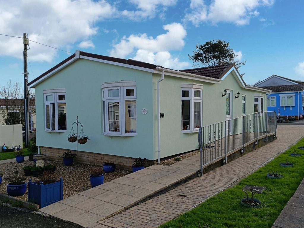 Property photo 2 of 20 External