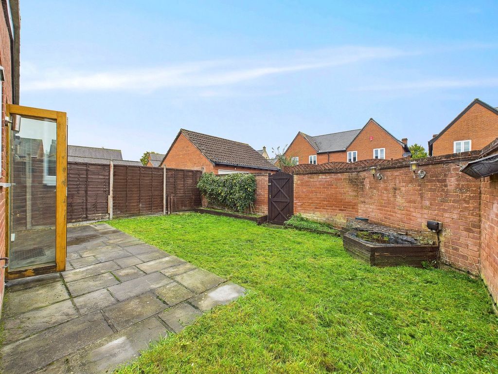 Property photo 2 of 32