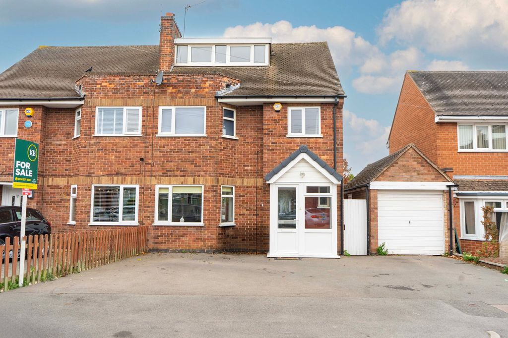 Property photo 1 of 28