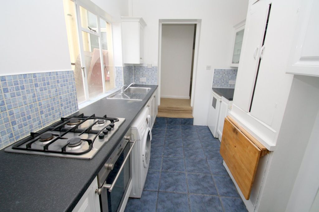 Property photo 3 of 6