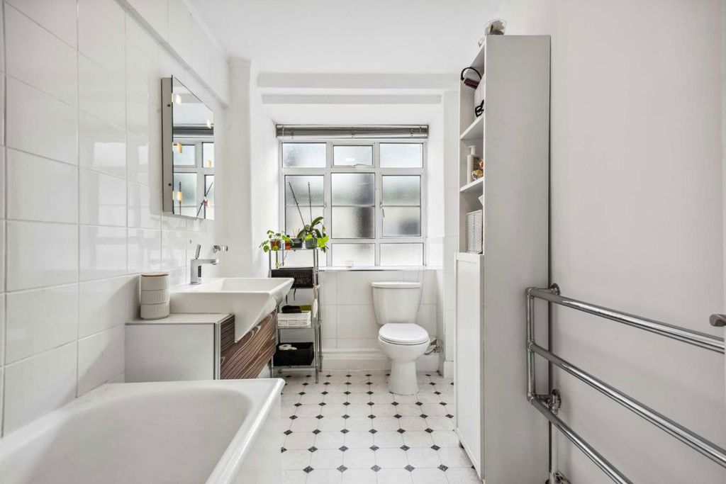 Property photo 3 of 4