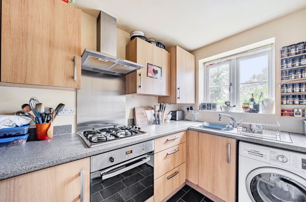 Property photo 2 of 14 Kitchen