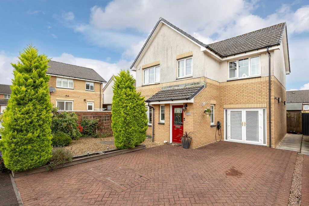 Property photo 1 of 32